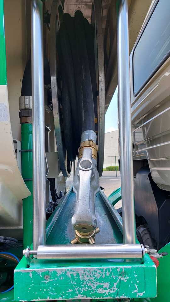 MERCEDES AXOR - Camion cisterna: foto 5 MERCEDES AXOR - Camion cisterna: foto 5