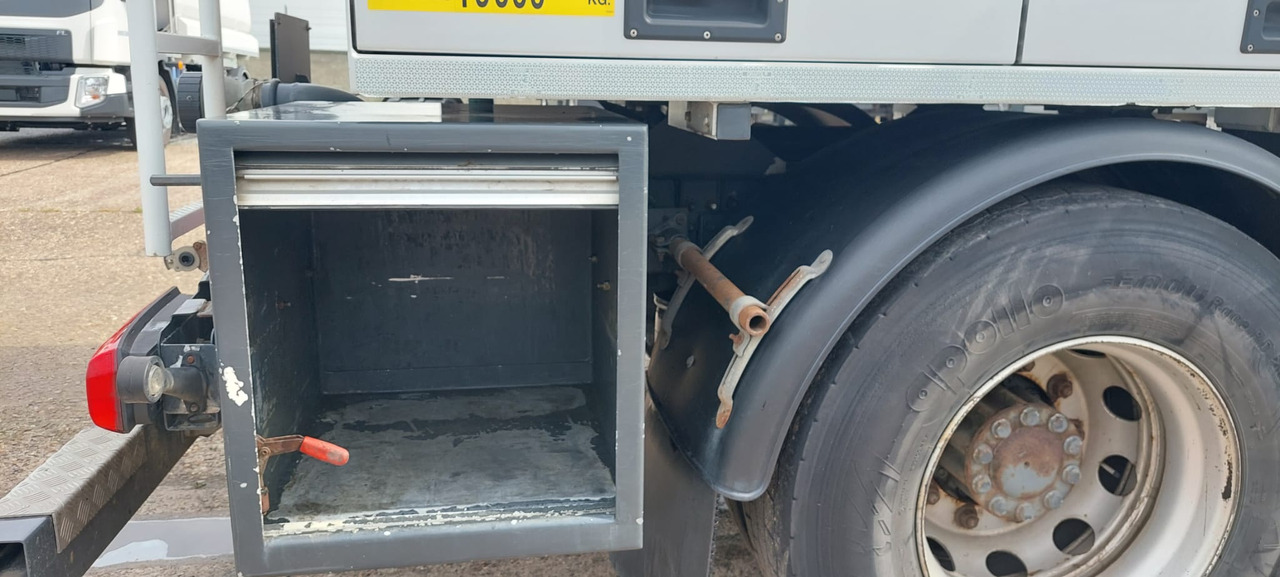 Camion cisterna MERCEDES Antos: foto 6 Camion cisterna MERCEDES Antos: foto 6