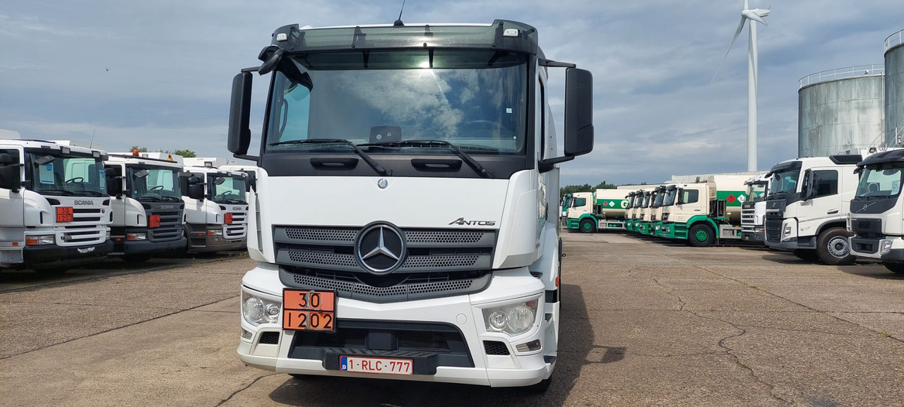 Camion cisterna MERCEDES Antos: foto 7 Camion cisterna MERCEDES Antos: foto 7