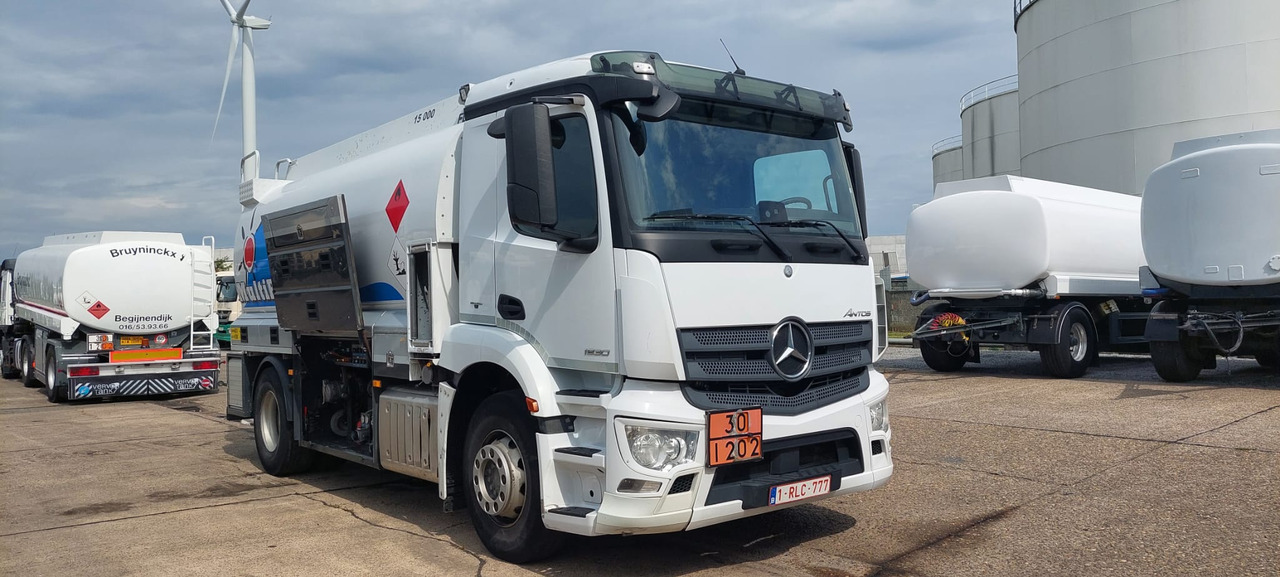 Camion cisterna MERCEDES Antos: foto 8 Camion cisterna MERCEDES Antos: foto 8