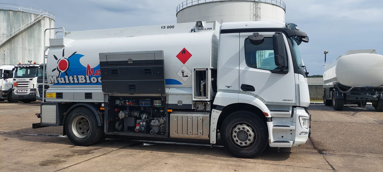 Camion cisterna MERCEDES Antos: foto 9 Camion cisterna MERCEDES Antos: foto 9