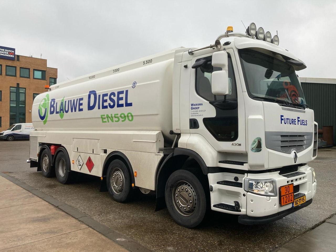 RENAULT Lander - Camion cisterna: foto 3 RENAULT Lander - Camion cisterna: foto 3
