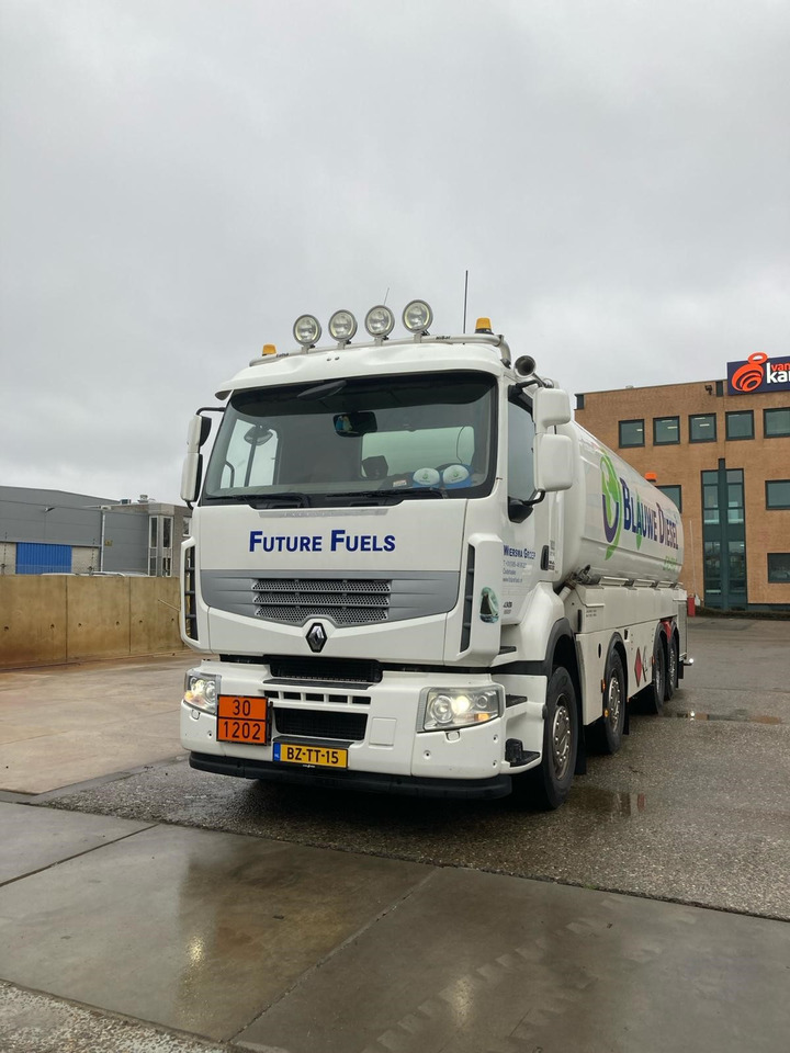 RENAULT Lander - Camion cisterna: foto 2 RENAULT Lander - Camion cisterna: foto 2