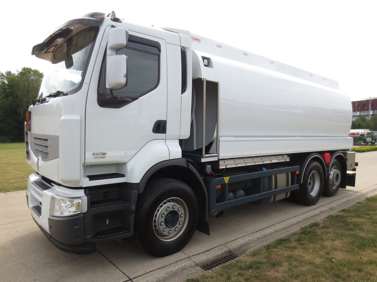 Renault Lander - Camion cisterna: foto 1 Renault Lander - Camion cisterna: foto 1