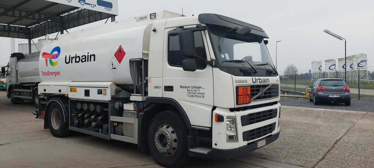 Camion cisterna VOLVO FM: foto 8