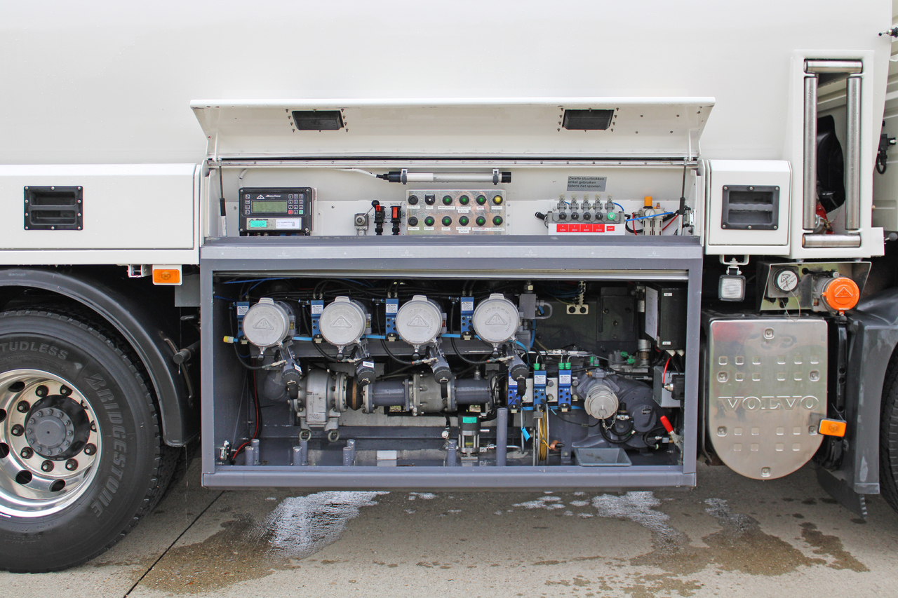 VOLVO FM - Camion cisterna: foto 2 VOLVO FM - Camion cisterna: foto 2