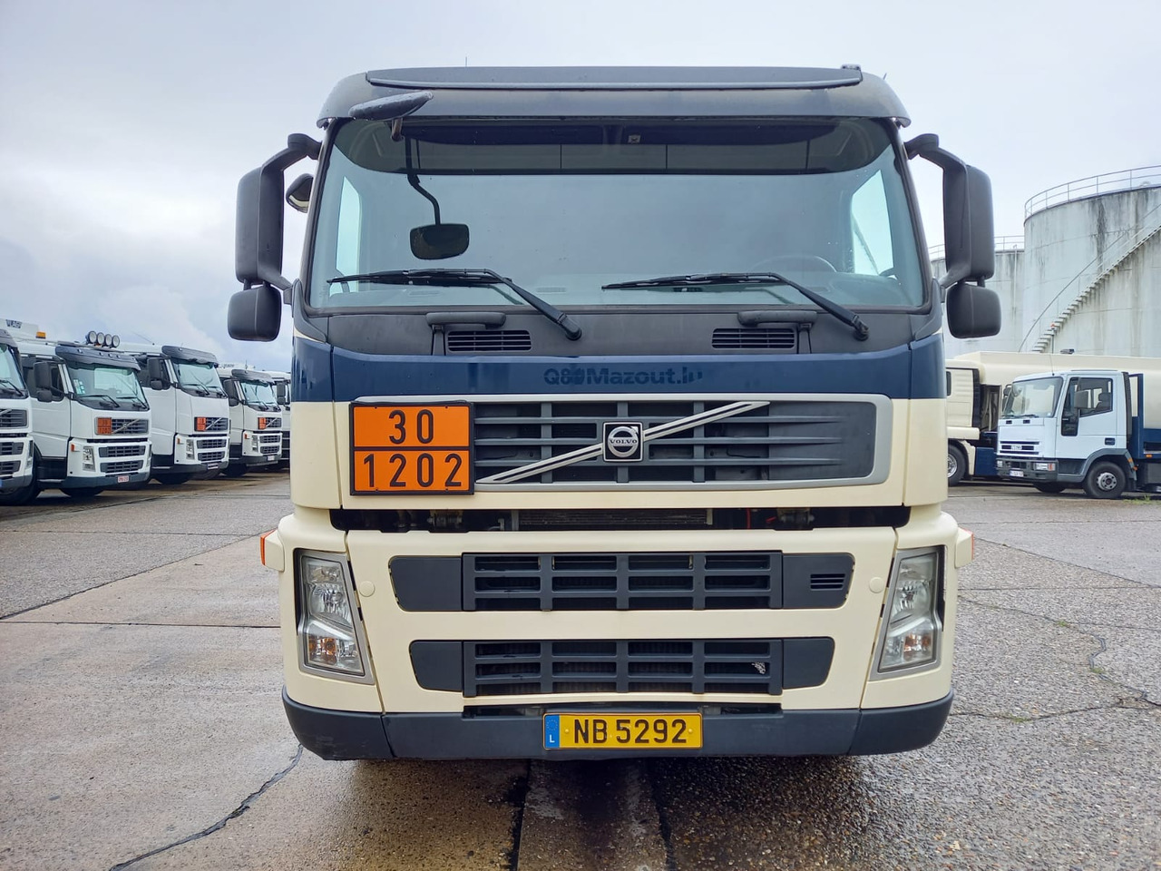 VOLVO FM (lot of 3) - Camion cisterna: foto 2 VOLVO FM (lot of 3) - Camion cisterna: foto 2
