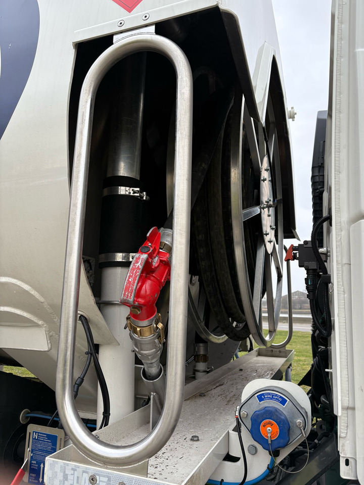 VOLVO FM380 - Camion cisterna: foto 2 VOLVO FM380 - Camion cisterna: foto 2