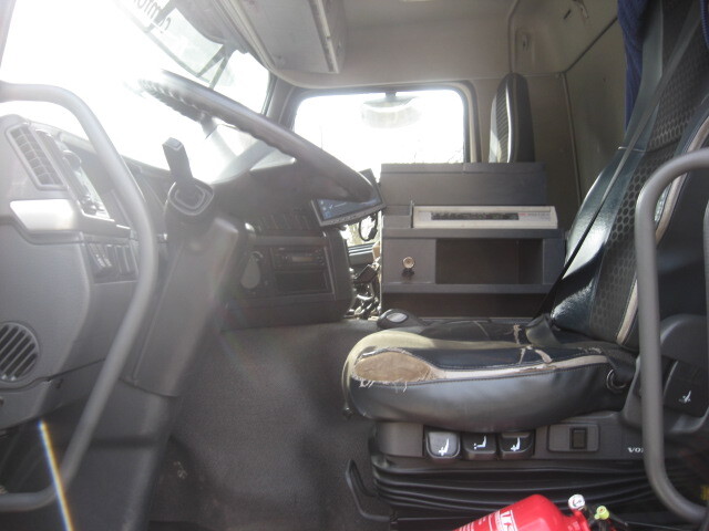 VOLVO FMFH - Camion cisterna: foto 3 VOLVO FMFH - Camion cisterna: foto 3