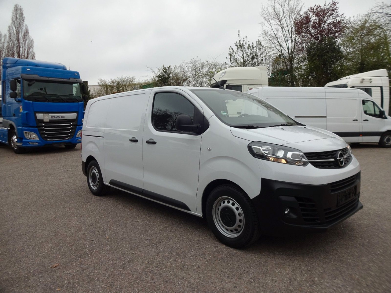 Opel 50 x Vivaro Kasten, L1H1, Klima, Kamera, PDC - Furgoncino: foto 3 Opel 50 x Vivaro Kasten, L1H1, Klima, Kamera, PDC - Furgoncino: foto 3