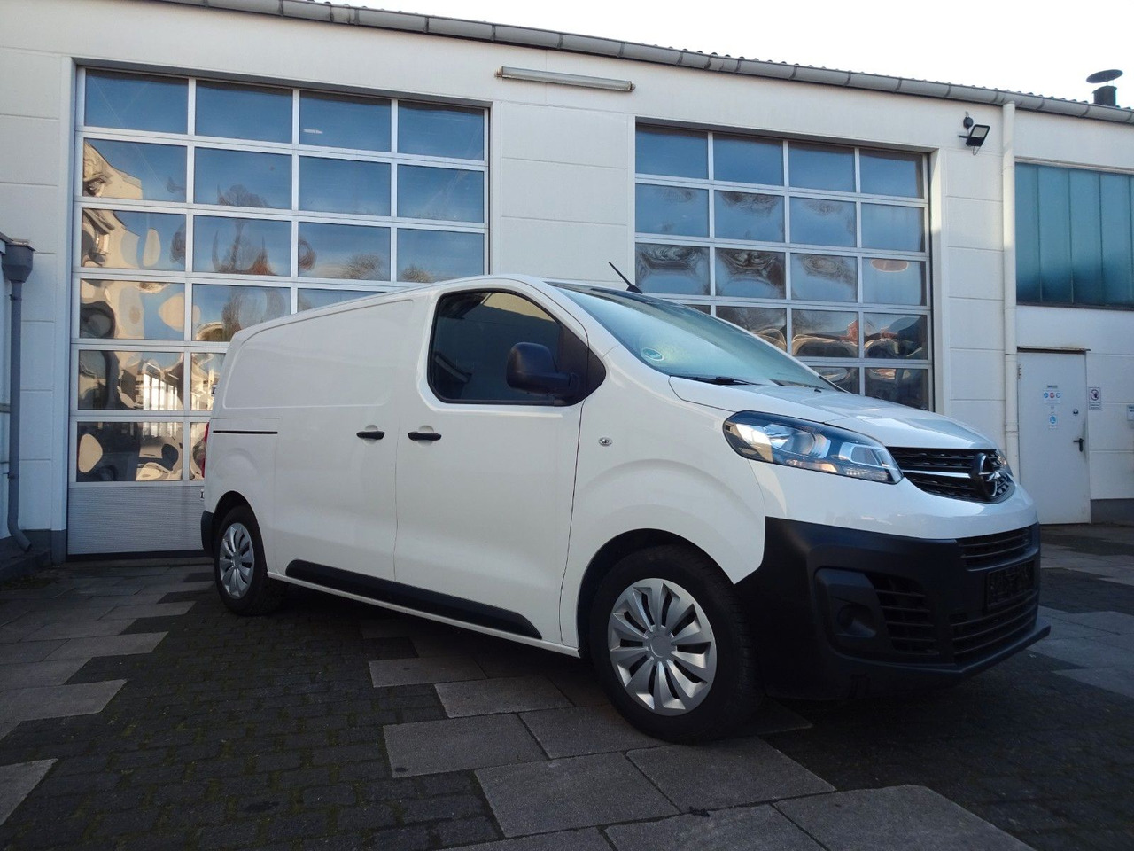 Opel 50 x Vivaro Kasten L1H1, Klima, PDC, - Furgoncino: foto 5 Opel 50 x Vivaro Kasten L1H1, Klima, PDC, - Furgoncino: foto 5