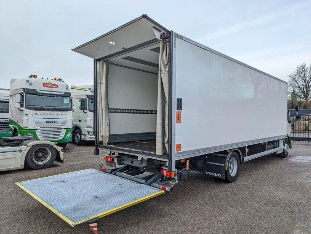 Volvo FL 210, 12tn., Isolirt, Autom, wie neu - Autocarro furgonato: foto 5 Volvo FL 210, 12tn., Isolirt, Autom, wie neu - Autocarro furgonato: foto 5