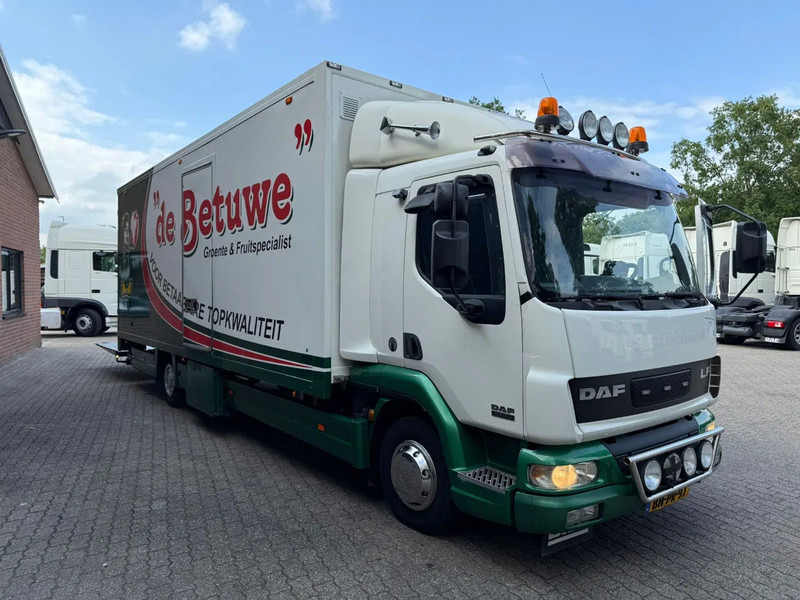 DAF LF 45.220 Laadklep/LBW Zijdeur Slaapcabine AHK NL truck - Autocarro furgonato: foto 2 DAF LF 45.220 Laadklep/LBW Zijdeur Slaapcabine AHK NL truck - Autocarro furgonato: foto 2