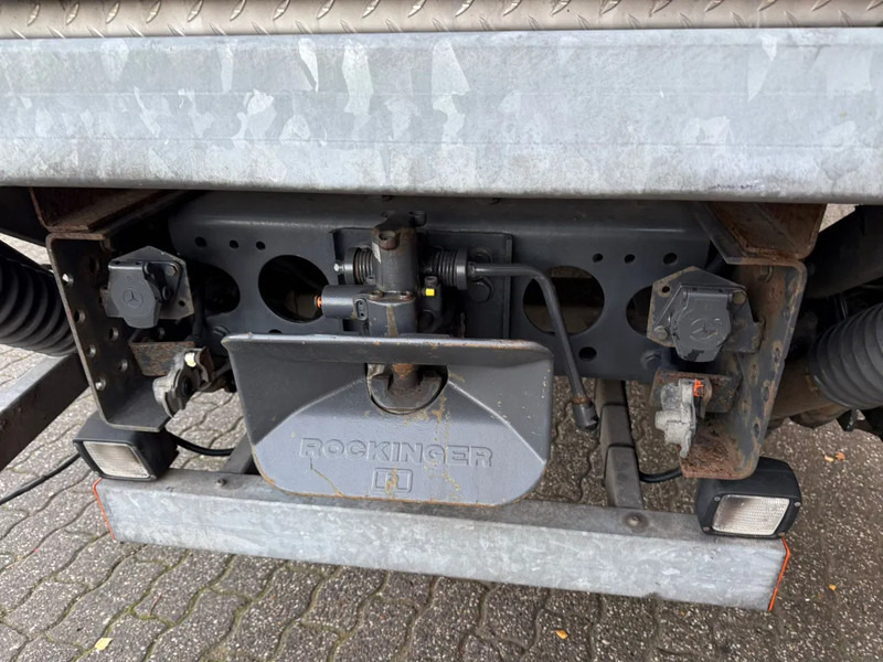 Mercedes-Benz Antos 1930 Frigoblock Dual temp 3 compartiments LBW AHK 319.640KM EURO 6 NL Truck! - Autocarro cella isotermica: foto 5 Mercedes-Benz Antos 1930 Frigoblock Dual temp 3 compartiments LBW AHK 319.640KM EURO 6 NL Truck! - Autocarro cella isotermica: foto 5