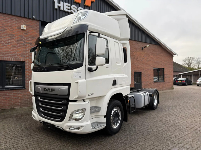 DAF CF 450 4X2 Space Cab LED Retarder Alcoa dura Bright 296.210 KM! German truck - Trattore stradale: foto 1 DAF CF 450 4X2 Space Cab LED Retarder Alcoa dura Bright 296.210 KM! German truck - Trattore stradale: foto 1