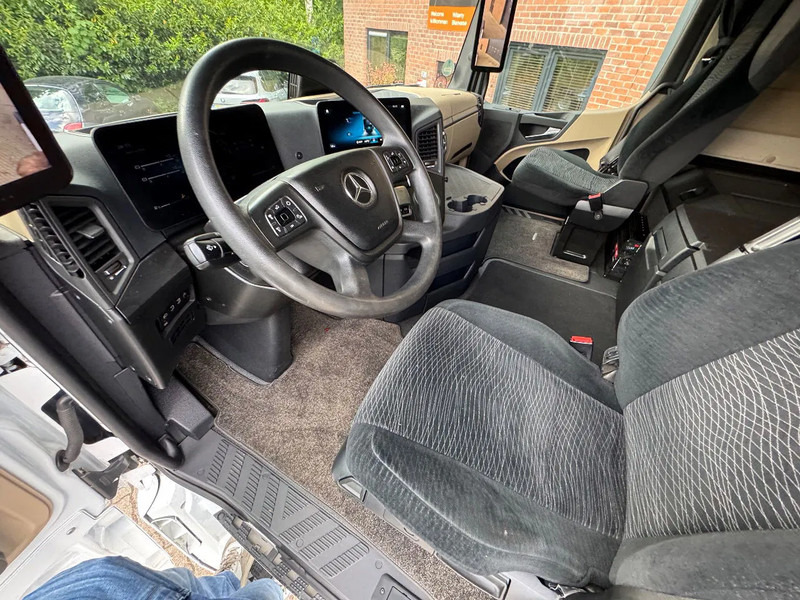 Mercedes-Benz Actros 1845 Streamspace Xenon 2x Tank German truck - Trattore stradale: foto 5 Mercedes-Benz Actros 1845 Streamspace Xenon 2x Tank German truck - Trattore stradale: foto 5