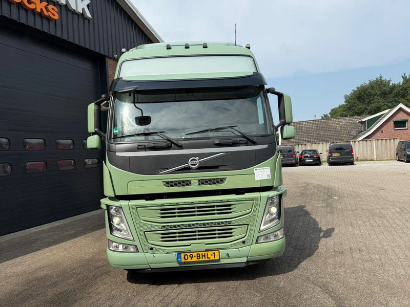 Volvo FM 370 Globetrotter XL Xenon Side skirts NL Truck - Trattore stradale: foto 3 Volvo FM 370 Globetrotter XL Xenon Side skirts NL Truck - Trattore stradale: foto 3