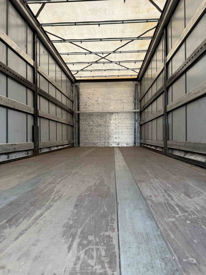 Kögel BDF System 7.450 mm, Heck Portaltüren, Farbe: weißaluminium - Cassone centinato: foto 2 Kögel BDF System 7.450 mm, Heck Portaltüren, Farbe: weißaluminium - Cassone centinato: foto 2
