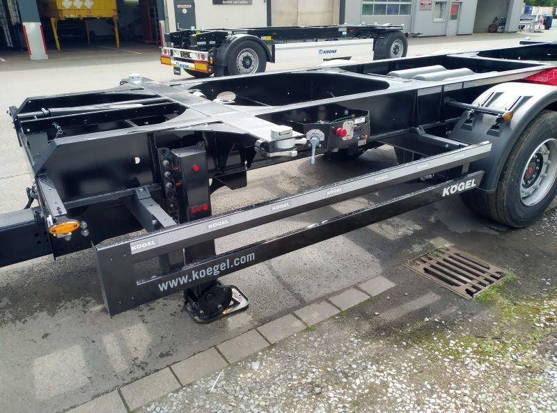 Kögel BDF-System, Maxi gekröpftes Zugrohr, ohne Zulassung. - Rimorchio portacontainer/ Caisse interchangeable: foto 2 Kögel BDF-System, Maxi gekröpftes Zugrohr, ohne Zulassung. - Rimorchio portacontainer/ Caisse interchangeable: foto 2