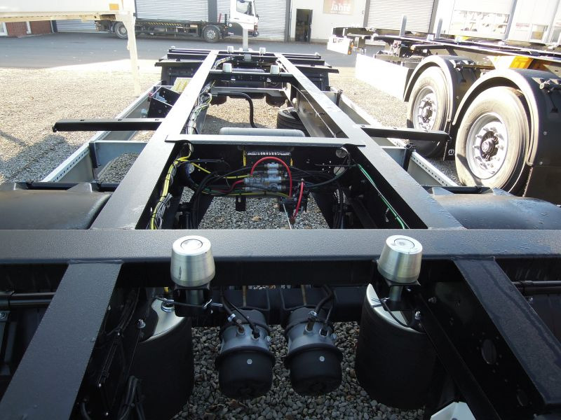 Rimorchio portacontainer/ Caisse interchangeable Krone BDF-System, UPS-Version, NEUFAHRZEUG ohne Zulassung.: foto 6 Rimorchio portacontainer/ Caisse interchangeable Krone BDF-System, UPS-Version, NEUFAHRZEUG ohne Zulassung.: foto 6