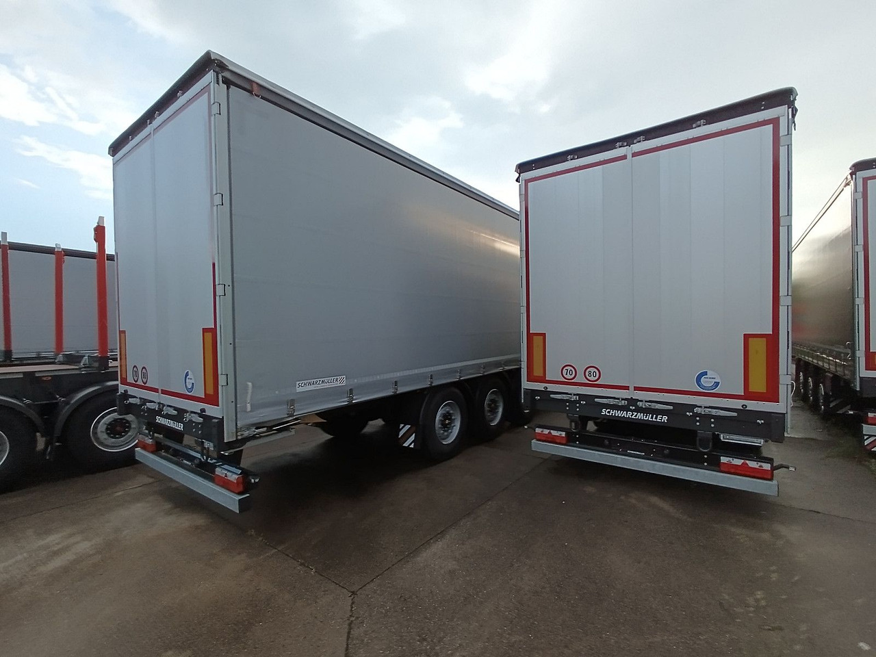 Schwarzmüller PowerLine LIFT/LENKACHSE HUBDACH 5880kg NEU Schwarzmüller PowerLine LIFT/LENKACHSE HUBDACH 5880kg NEU - Semirimorchio centinato: foto 5 Schwarzmüller PowerLine LIFT/LENKACHSE HUBDACH 5880kg NEU Schwarzmüller PowerLine LIFT/LENKACHSE HUBDACH 5880kg NEU - Semirimorchio centinato: foto 5