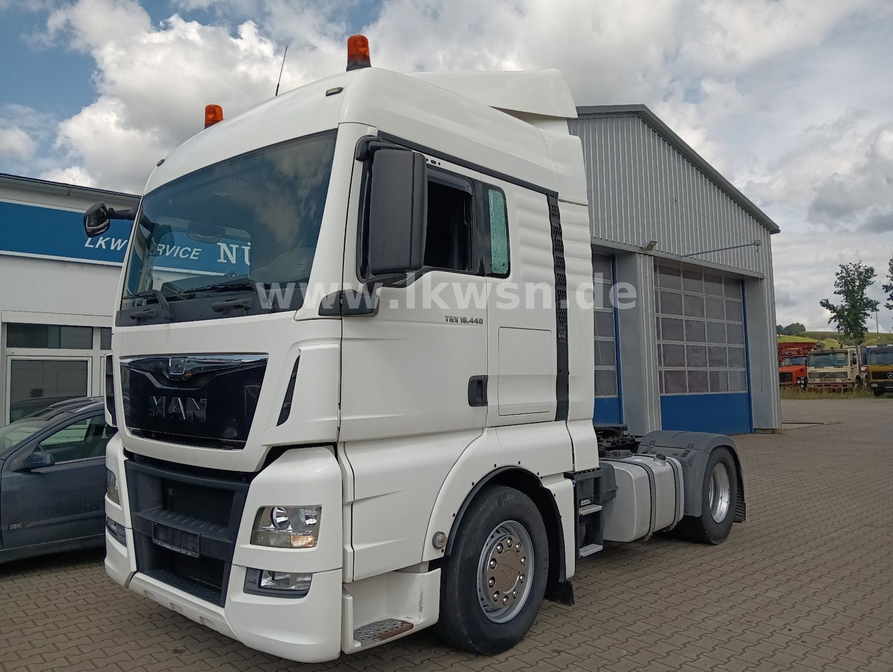 MAN TGX 18:440 FLT XLX 2xTank Klima Spoiler Kühlbox MAN TGX 18:440 FLT XLX 2xTank Klima Spoiler Kühlbox - Trattore stradale: foto 4 MAN TGX 18:440 FLT XLX 2xTank Klima Spoiler Kühlbox MAN TGX 18:440 FLT XLX 2xTank Klima Spoiler Kühlbox - Trattore stradale: foto 4
