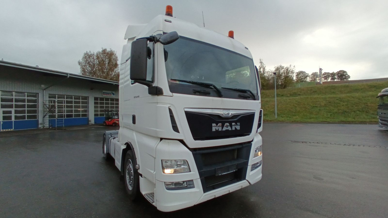 MAN TGX 18:440 FLT XLX 2xTank Klima Spoiler Kühlbox MAN TGX 18:440 FLT XLX 2xTank Klima Spoiler Kühlbox - Trattore stradale: foto 2 MAN TGX 18:440 FLT XLX 2xTank Klima Spoiler Kühlbox MAN TGX 18:440 FLT XLX 2xTank Klima Spoiler Kühlbox - Trattore stradale: foto 2