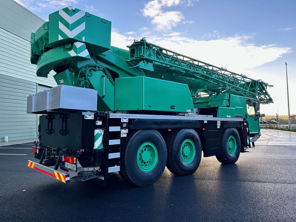 LIEBHERR LTM1050-3.1 with low hours and low kms - Gru multistrada: foto 4 LIEBHERR LTM1050-3.1 with low hours and low kms - Gru multistrada: foto 4