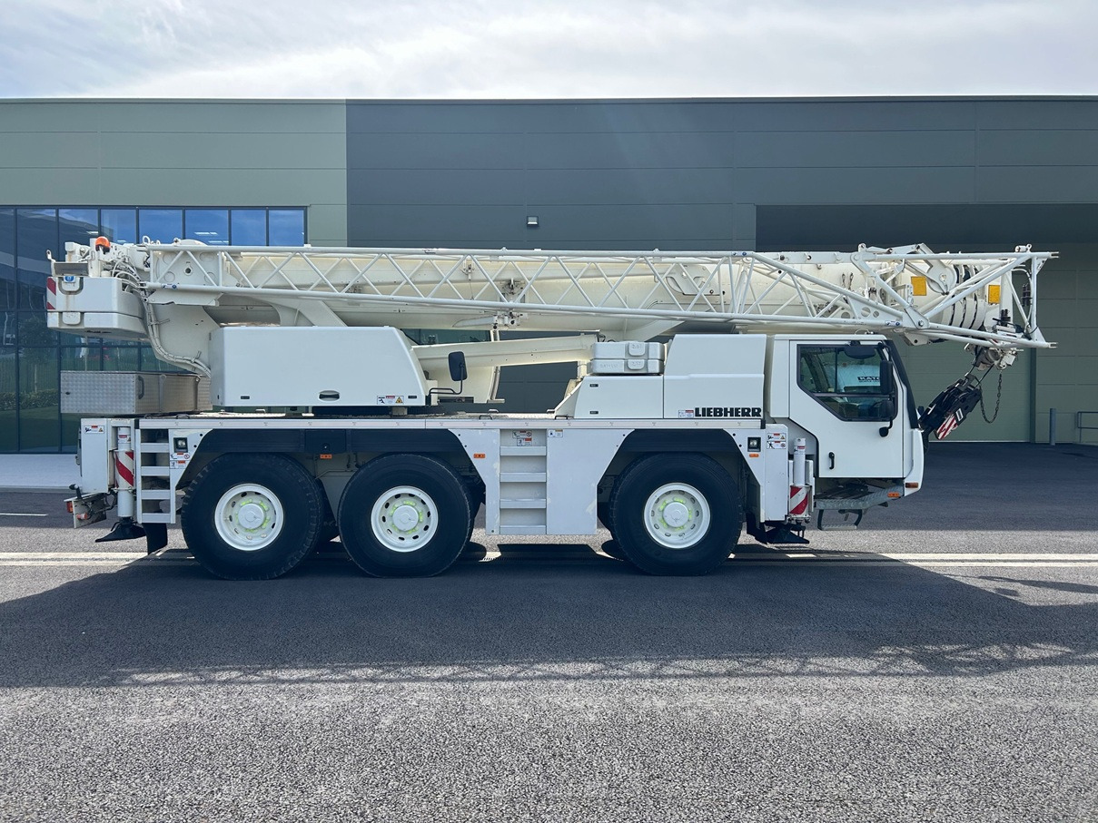 LIEBHERR LTM1055-3.1 - Gru multistrada: foto 4 LIEBHERR LTM1055-3.1 - Gru multistrada: foto 4