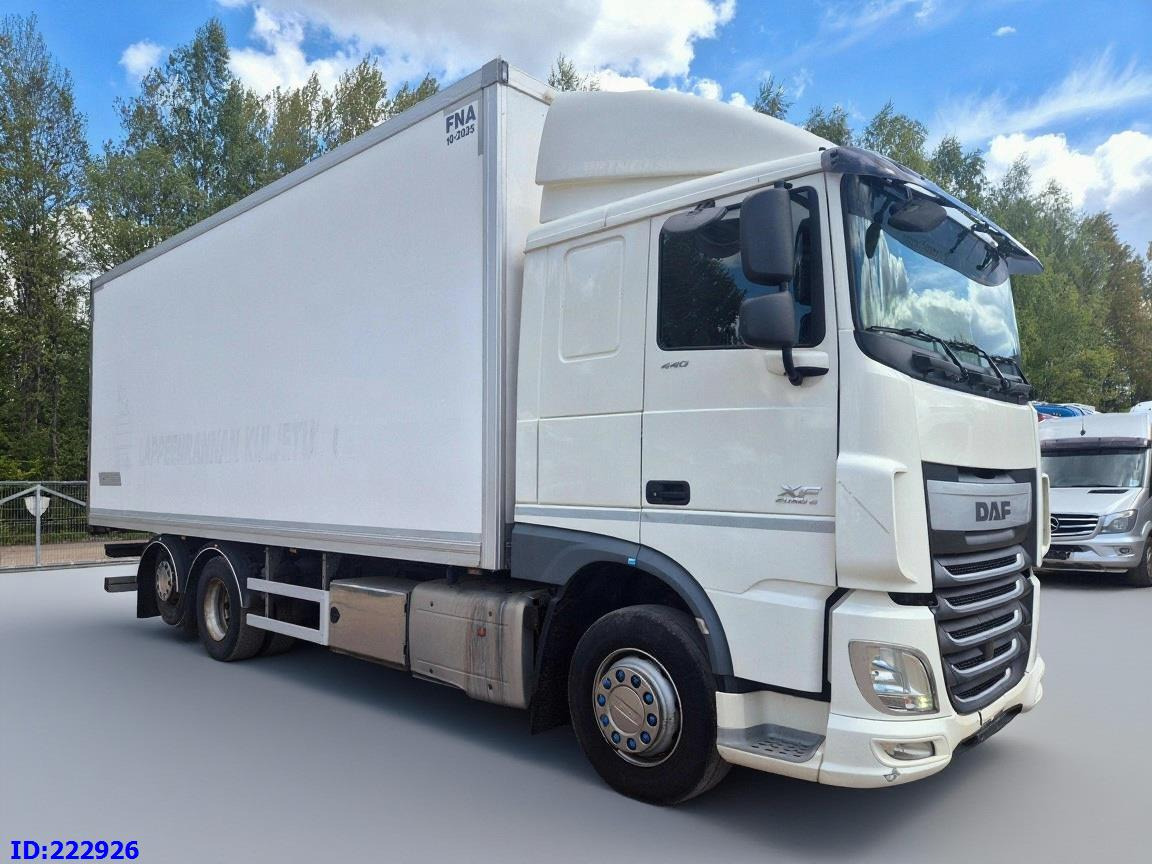 DAF XF 106 440 FAR 6x2 Euro6 - Autocarro cella isotermica: foto 4 DAF XF 106 440 FAR 6x2 Euro6 - Autocarro cella isotermica: foto 4