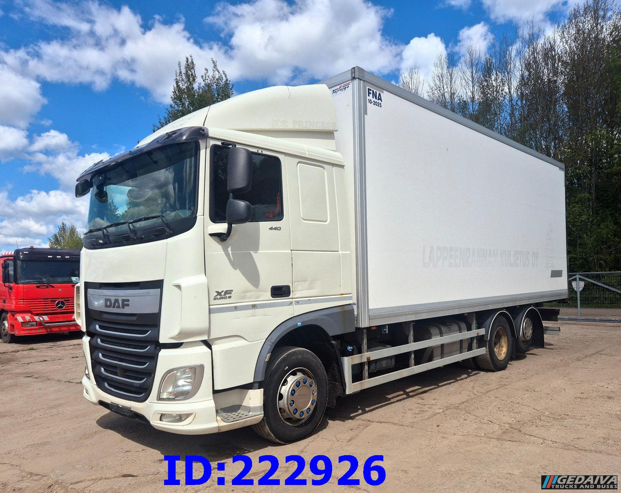 DAF XF 106 440 FAR 6x2 Euro6 - Autocarro cella isotermica: foto 4 DAF XF 106 440 FAR 6x2 Euro6 - Autocarro cella isotermica: foto 4