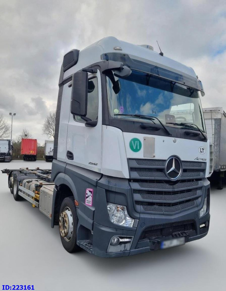 MERCEDES-BENZ Actros 2542 BDF 6x2 Euro6 - Autocarro telaio: foto 2 MERCEDES-BENZ Actros 2542 BDF 6x2 Euro6 - Autocarro telaio: foto 2