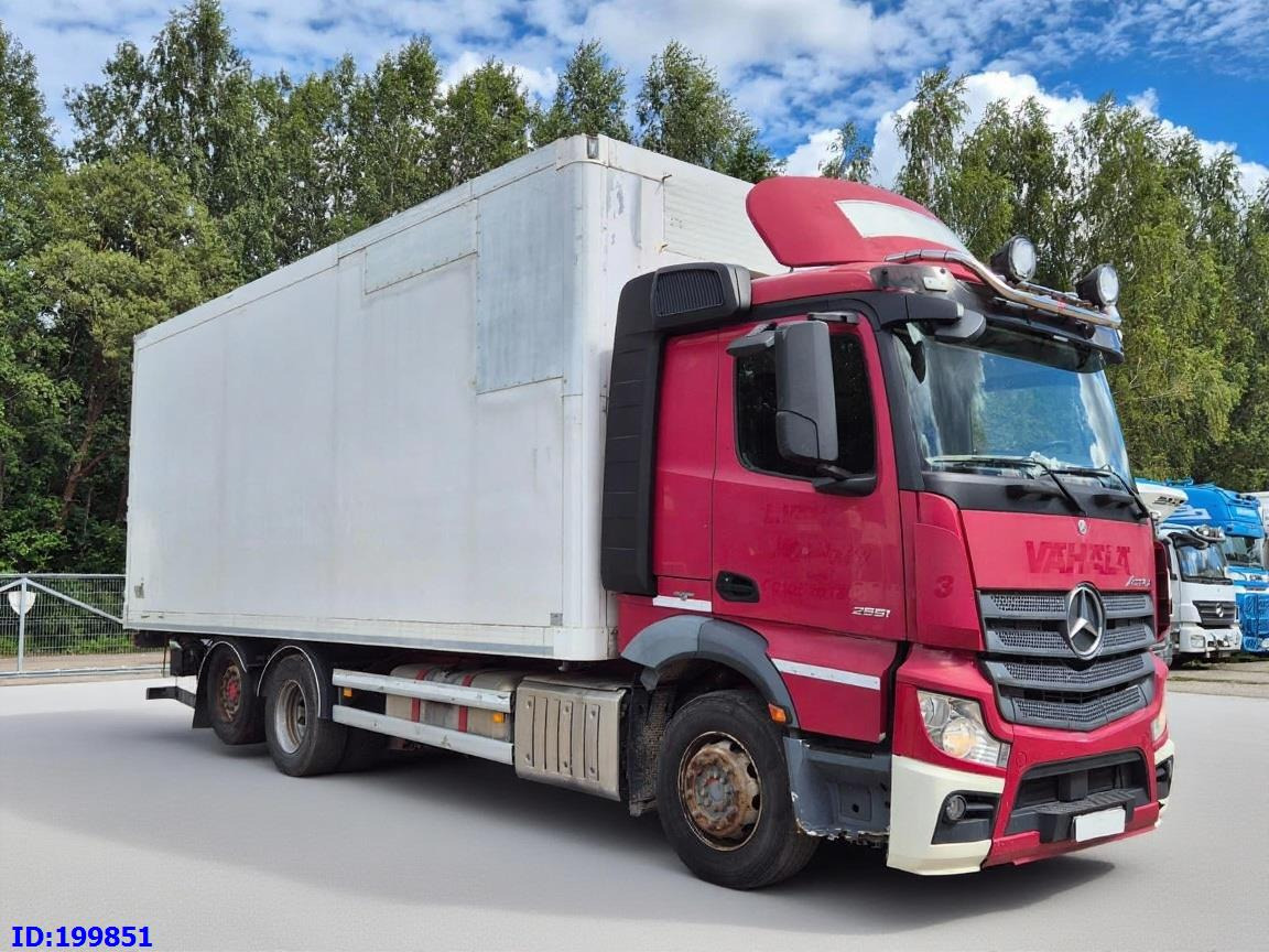MERCEDES-BENZ Actros 2551 6x2 Euro5 - Autocarro furgonato: foto 2 MERCEDES-BENZ Actros 2551 6x2 Euro5 - Autocarro furgonato: foto 2