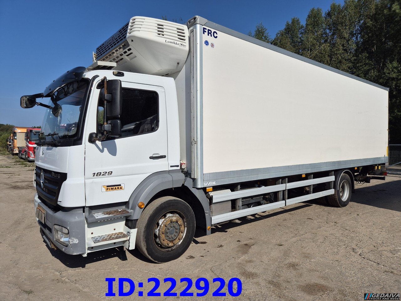 MERCEDES-BENZ Axor 1829 Manual + Tail lift - Autocarro frigorifero: foto 1 MERCEDES-BENZ Axor 1829 Manual + Tail lift - Autocarro frigorifero: foto 1