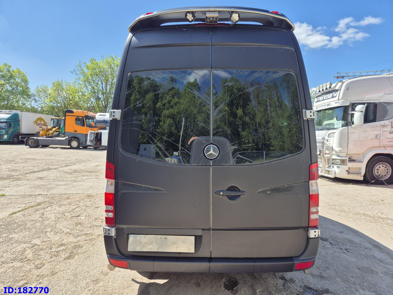 MERCEDES-BENZ Sprinter 319 VIP Euro5 - Pullman: foto 5 MERCEDES-BENZ Sprinter 319 VIP Euro5 - Pullman: foto 5