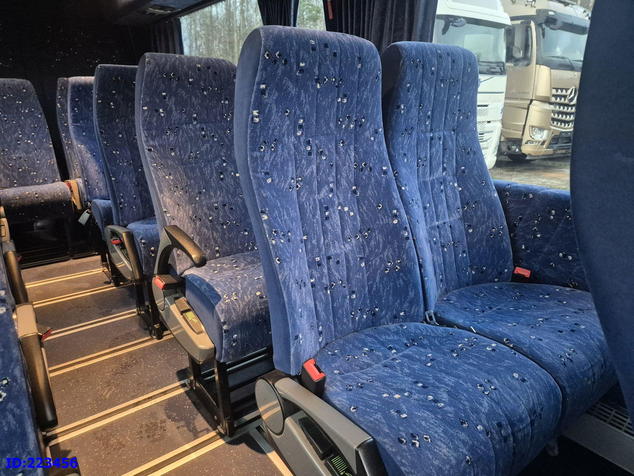 Pullman MERCEDES-BENZ Sprinter 515 - VIP -20 places: foto 17