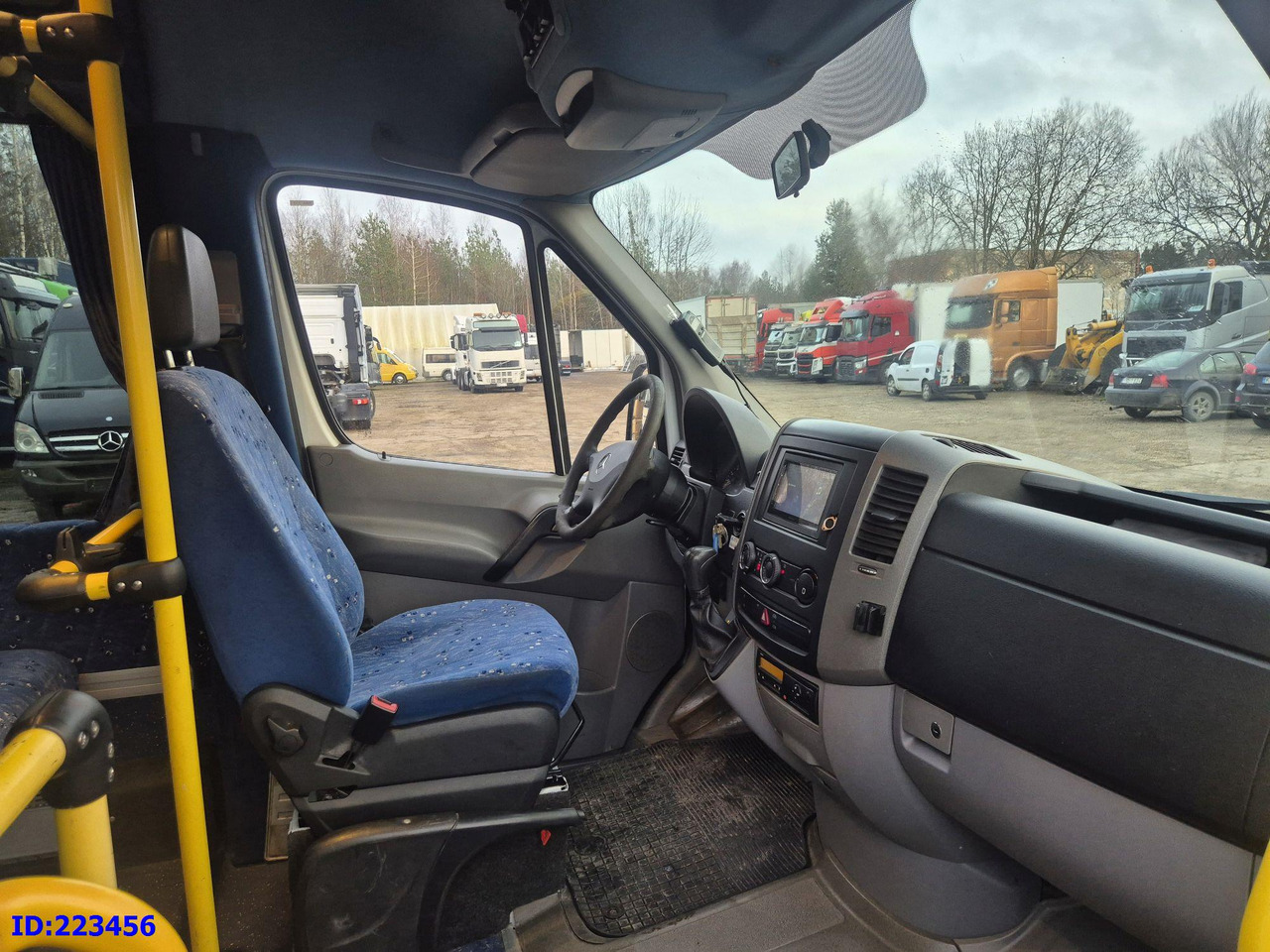 Pullman MERCEDES-BENZ Sprinter 515 - VIP -20 places: foto 16