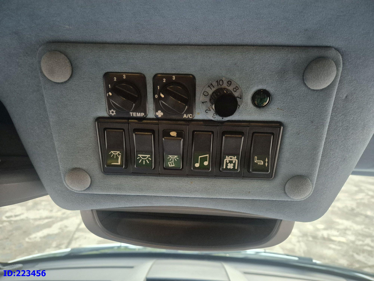 Pullman MERCEDES-BENZ Sprinter 515 - VIP -20 places: foto 15