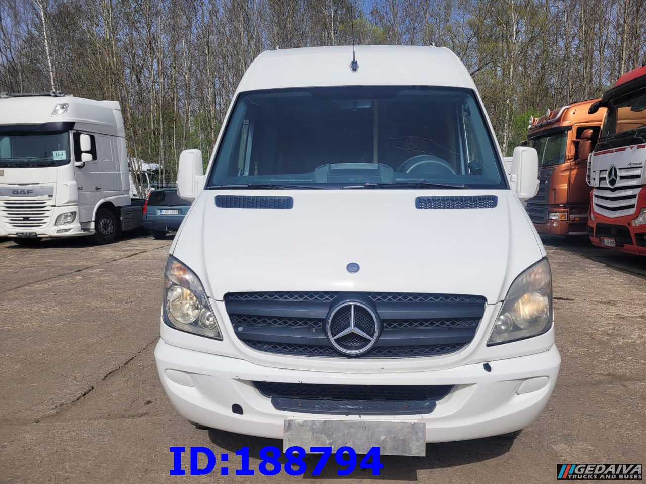 MERCEDES-BENZ Sprinter 518 - Kasten VIP - 20 Seater - Pullman: foto 2 MERCEDES-BENZ Sprinter 518 - Kasten VIP - 20 Seater - Pullman: foto 2