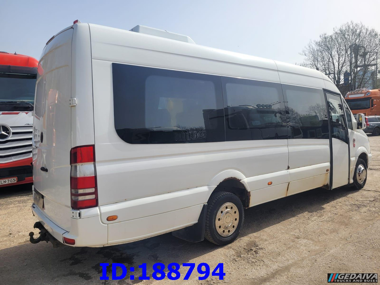 MERCEDES-BENZ Sprinter 518 - Kasten VIP - 20 Seater - Pullman: foto 5 MERCEDES-BENZ Sprinter 518 - Kasten VIP - 20 Seater - Pullman: foto 5