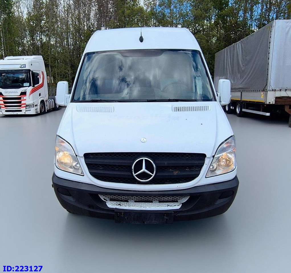 MERCEDES-BENZ Sprinter 518 - VIP -19 Seater - Minibus, Pulmino: foto 2 MERCEDES-BENZ Sprinter 518 - VIP -19 Seater - Minibus, Pulmino: foto 2