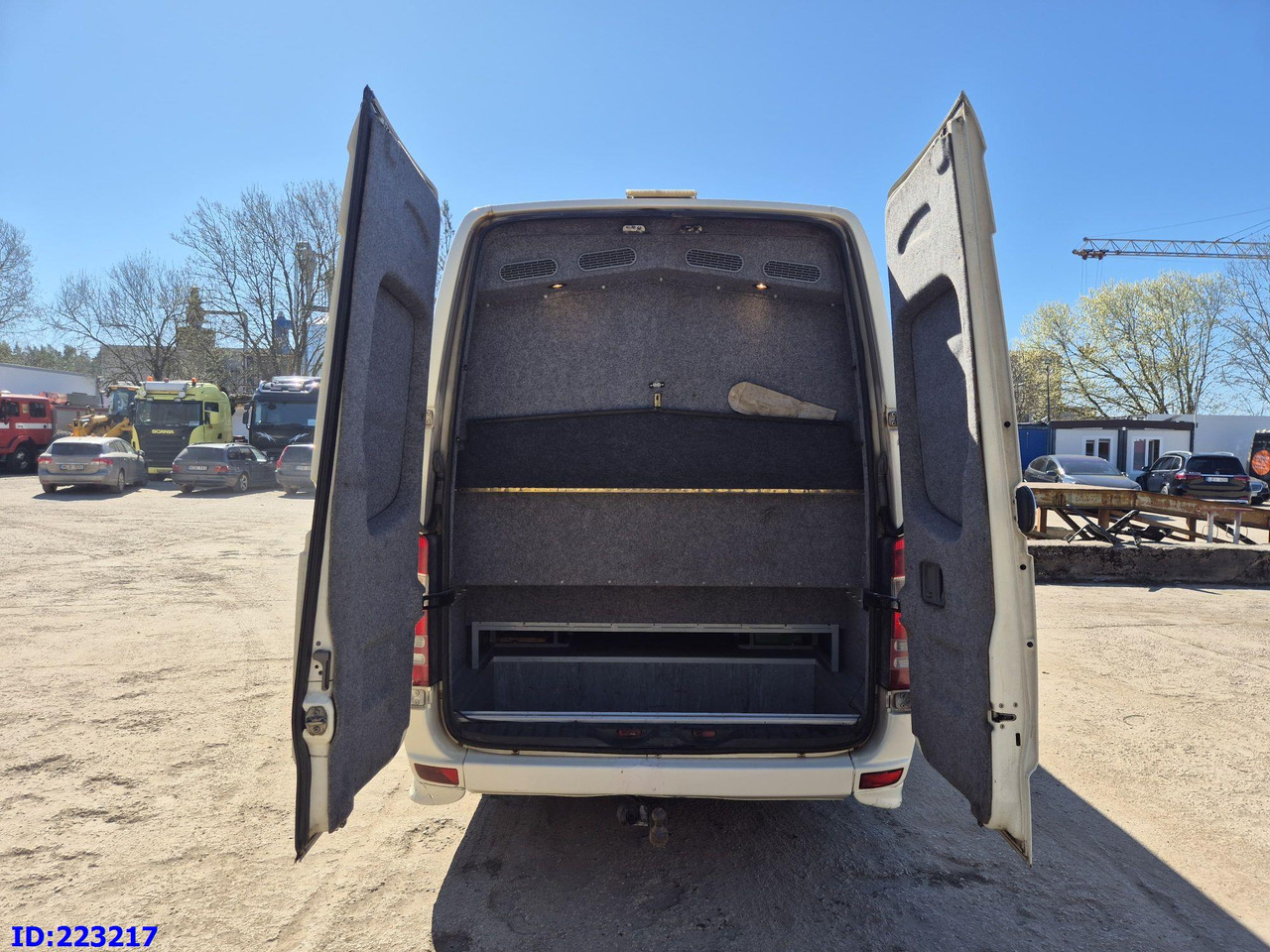 MERCEDES-BENZ Sprinter 518 VIP Prostyle 17-Place (Motor defekt) - Pullman: foto 5 MERCEDES-BENZ Sprinter 518 VIP Prostyle 17-Place (Motor defekt) - Pullman: foto 5