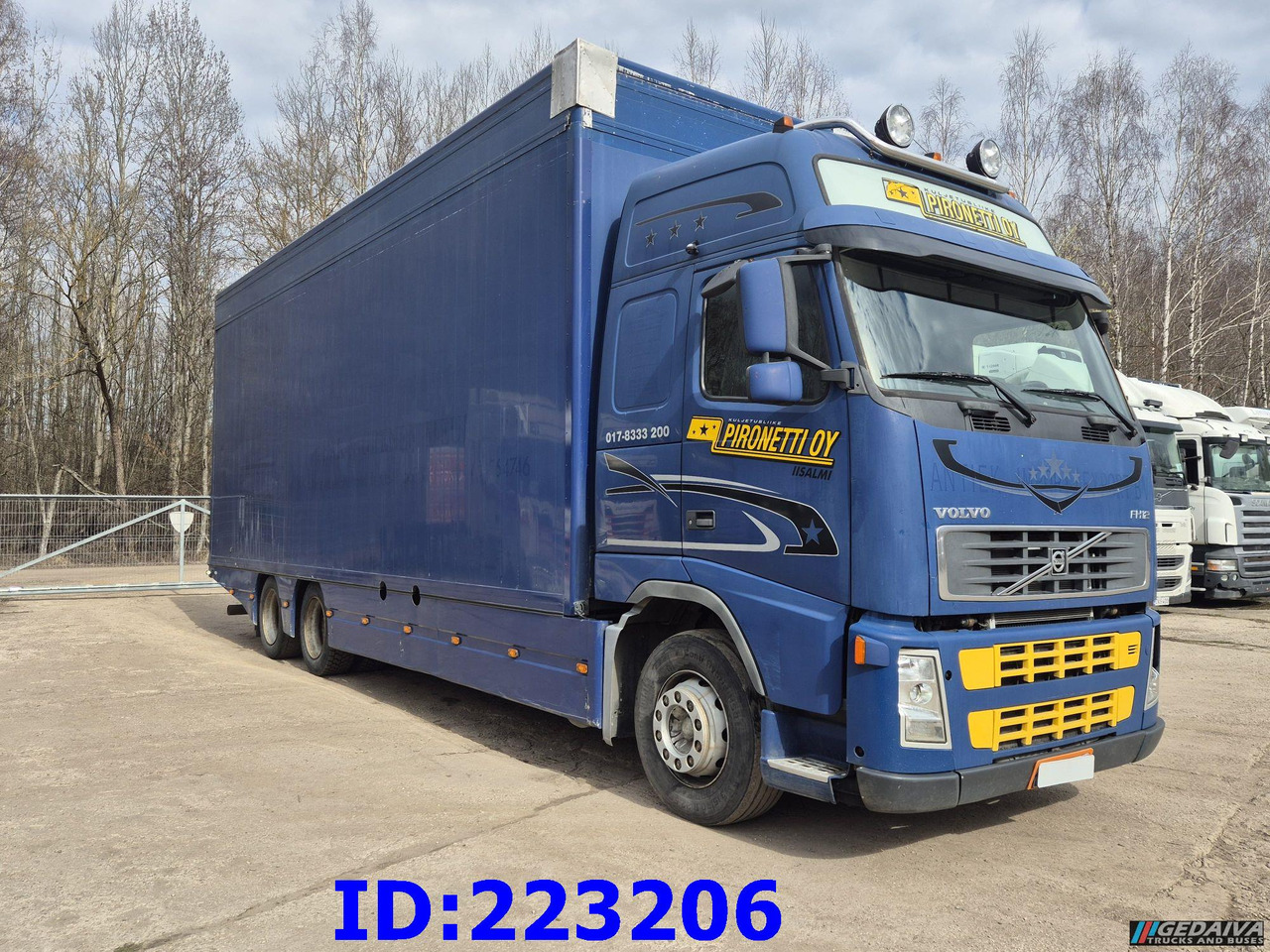 VOLVO FH12 420HP 6x2 - Autocarro cella isotermica: foto 4 VOLVO FH12 420HP 6x2 - Autocarro cella isotermica: foto 4