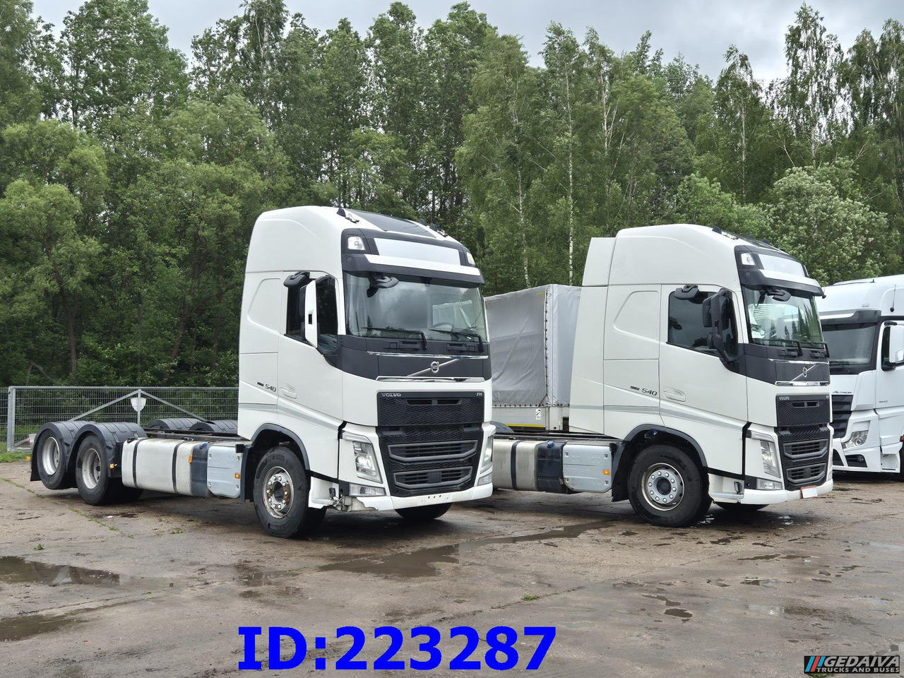 VOLVO FH13 540HP - 10 tyre (2pcs. available) - Autocarro telaio: foto 1 VOLVO FH13 540HP - 10 tyre (2pcs. available) - Autocarro telaio: foto 1