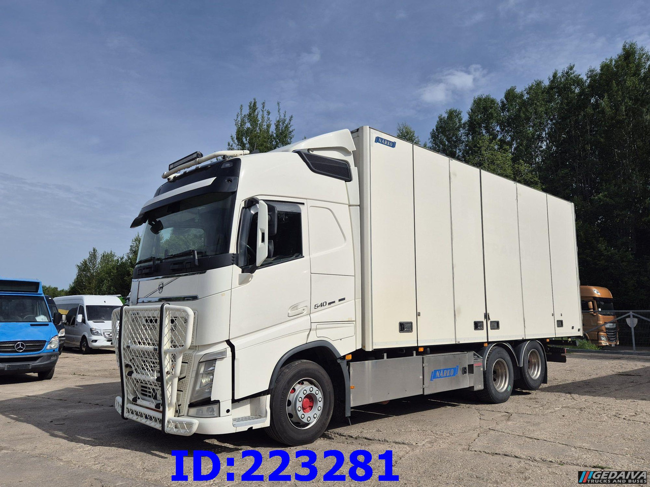 VOLVO FH13 540HP 6x2 (10 tyre) Euro6 - Autocarro cella isotermica: foto 1 VOLVO FH13 540HP 6x2 (10 tyre) Euro6 - Autocarro cella isotermica: foto 1