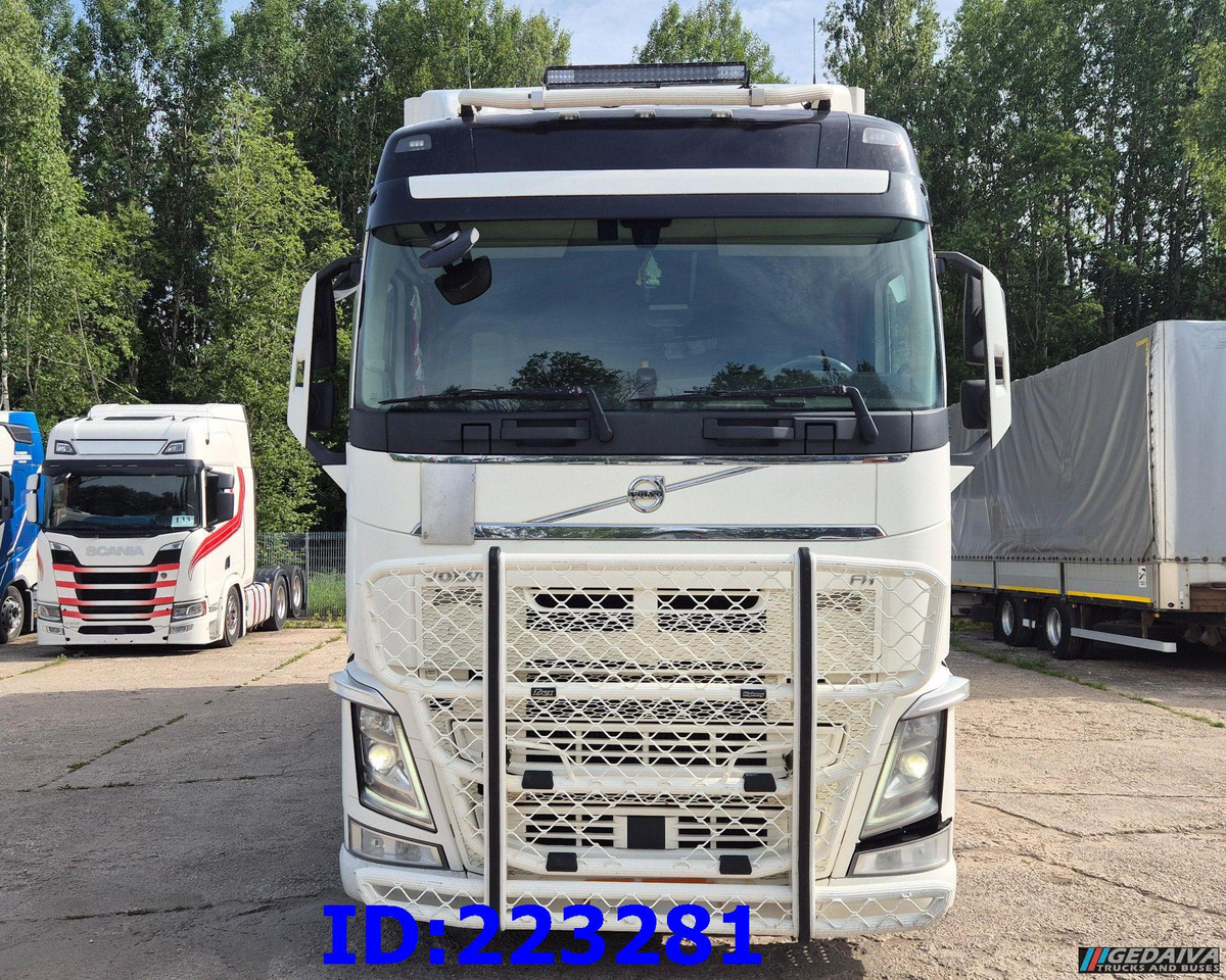 VOLVO FH13 540HP 6x2 (10 tyre) Euro6 - Autocarro cella isotermica: foto 2 VOLVO FH13 540HP 6x2 (10 tyre) Euro6 - Autocarro cella isotermica: foto 2