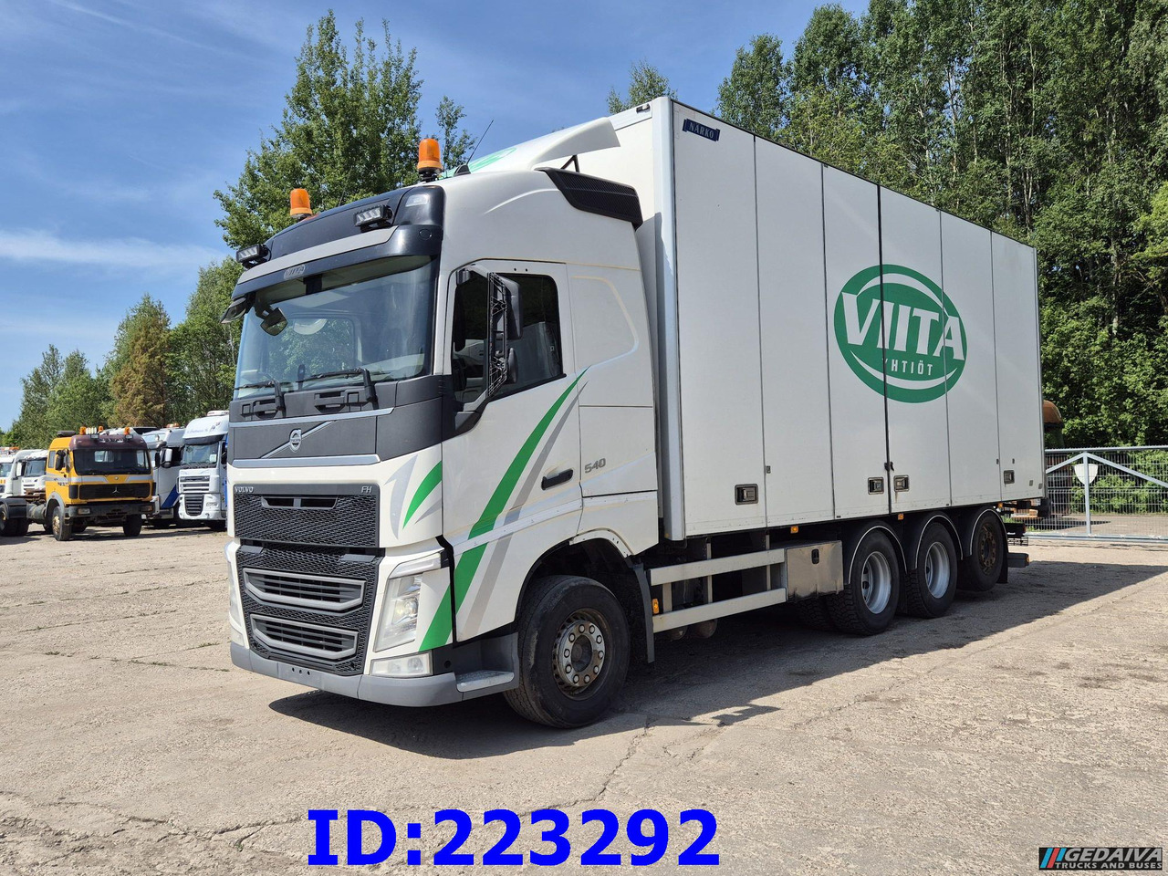 VOLVO FH13 540HP 8x4 Steering axle - Autocarro cella isotermica: foto 1 VOLVO FH13 540HP 8x4 Steering axle - Autocarro cella isotermica: foto 1