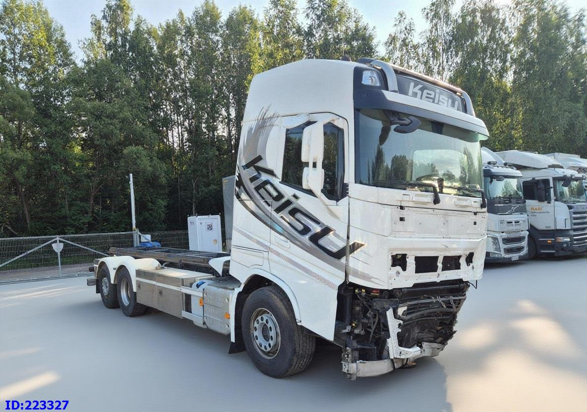VOLVO FH13 550HP 6x2 ( Drivable condition ) - Autocarro telaio: foto 4 VOLVO FH13 550HP 6x2 ( Drivable condition ) - Autocarro telaio: foto 4