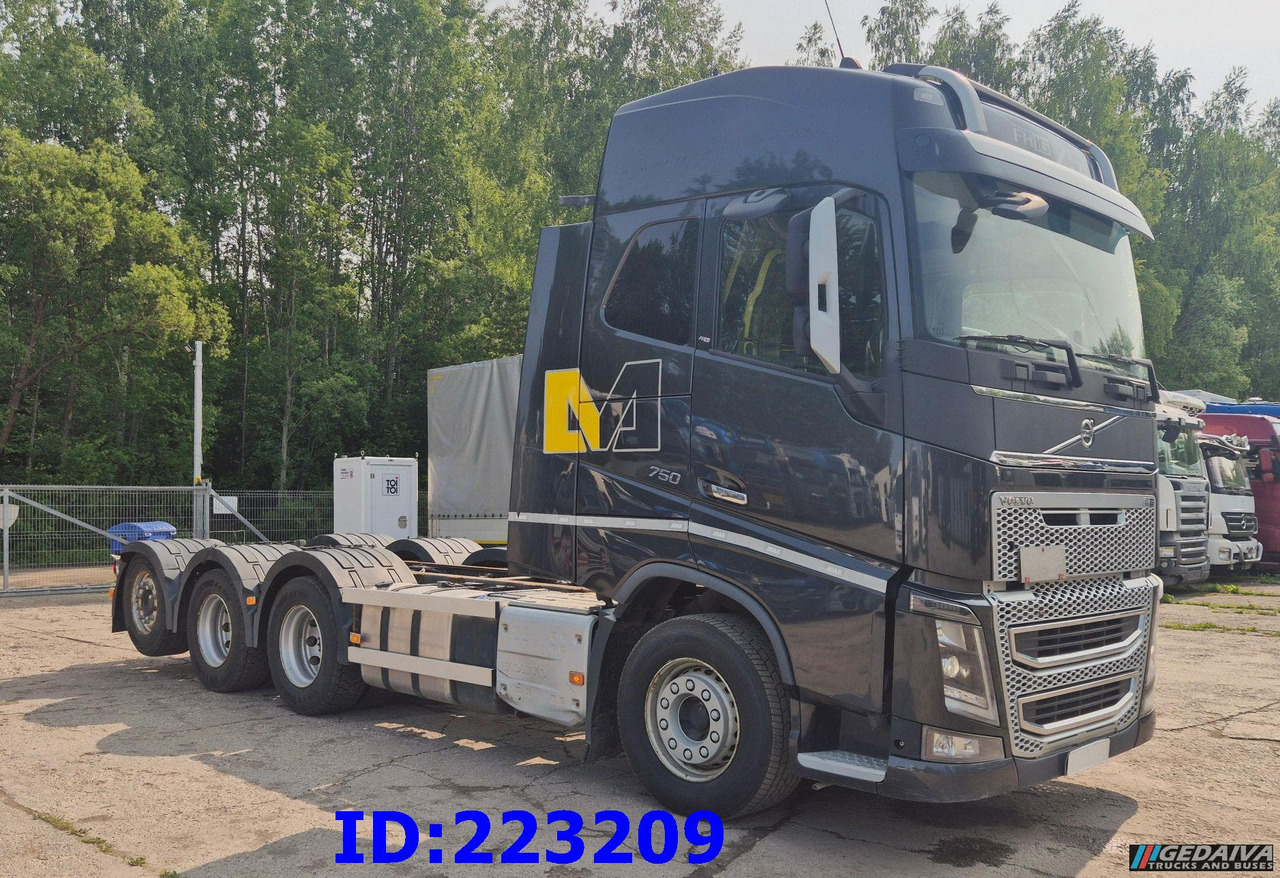 VOLVO FH16 750HP 8x4 Steering axle - Autocarro telaio: foto 1 VOLVO FH16 750HP 8x4 Steering axle - Autocarro telaio: foto 1