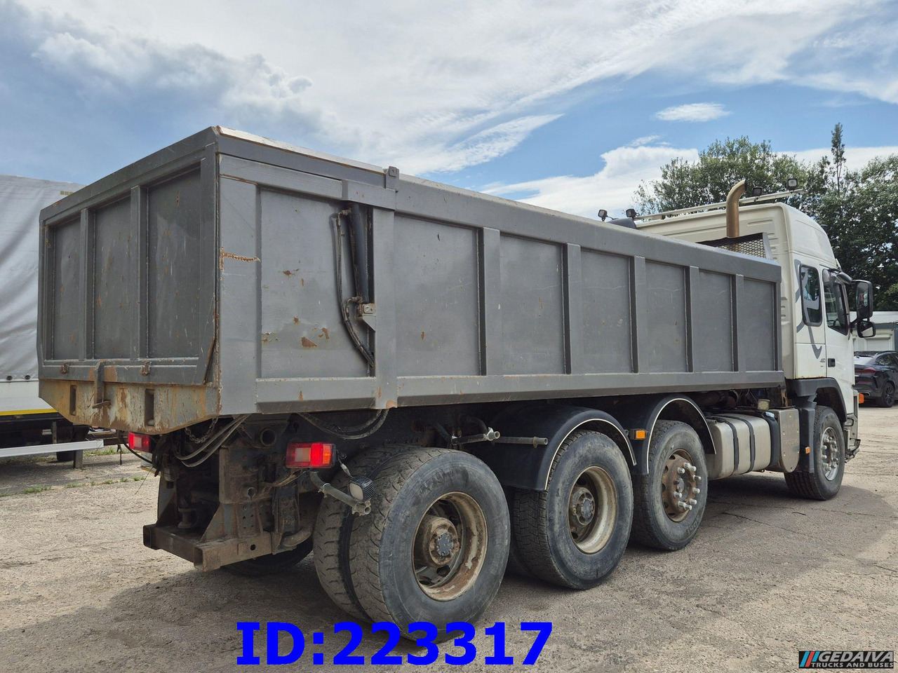 VOLVO FM13 480HP 8x4 (Big axle) - Autocarro ribaltabile: foto 4 VOLVO FM13 480HP 8x4 (Big axle) - Autocarro ribaltabile: foto 4